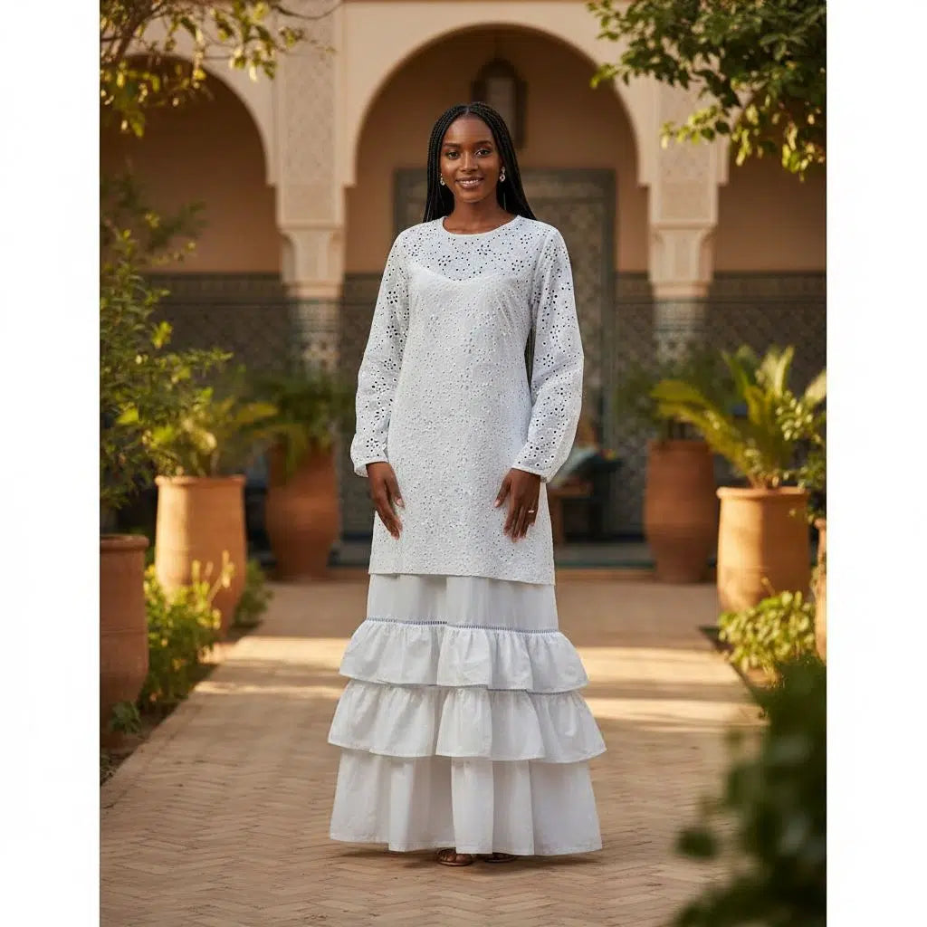 Robe bohème brodée blanche femme en broderie anglaise à volants