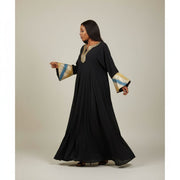 Robe verte élégante femme longue, col en V doré, manches évasées chic