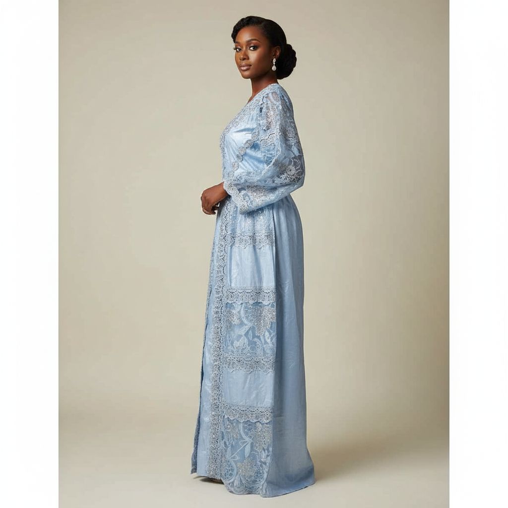 Robe bleue bazin avec dentelle pour un style élégant et unique