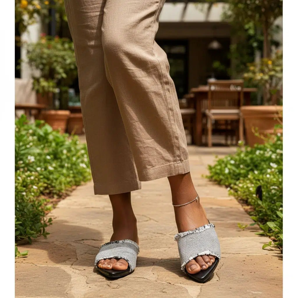 Sandale femme pagne tissé noir – chaussure plate élégante et confortable