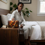 Sac à main cuir patchwork élégant, bandoulière chaîne dorée, style chic