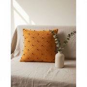 Coussin brodé main orange clémentine, déco bohème chic salon moderne