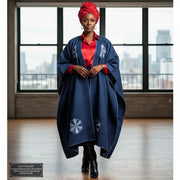 COLLECTION HYVER/Tunique africaine femme hiver avec chemise rouge, foulard et pantalon noir