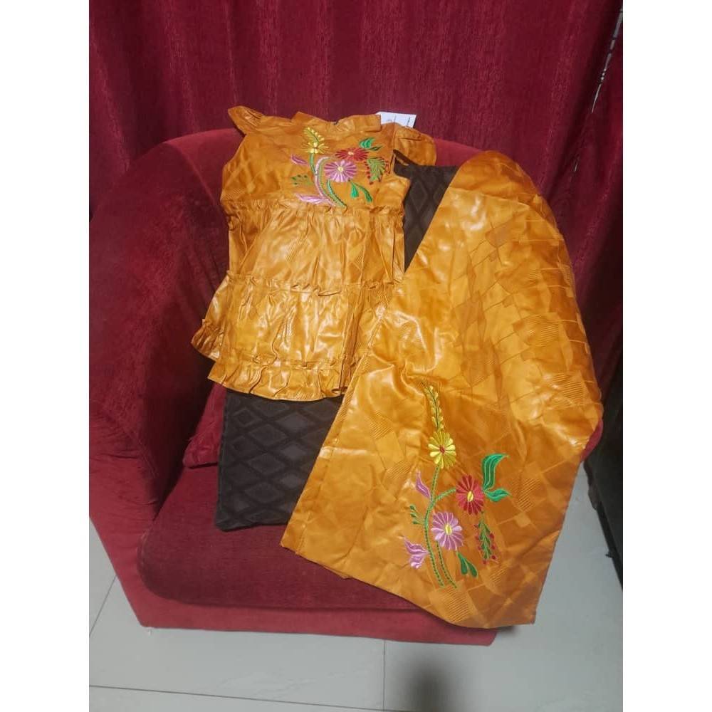 Ensemble bazin fille 12 ans orange foncé, tenue africaine cérémonie élégante
