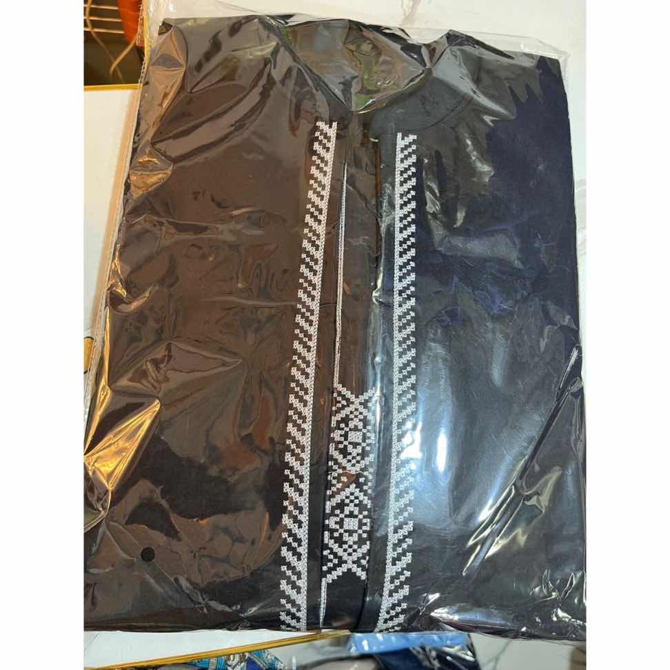 Vêtement homme traditionnel style Diomaye, boubou moderne brodé élégant