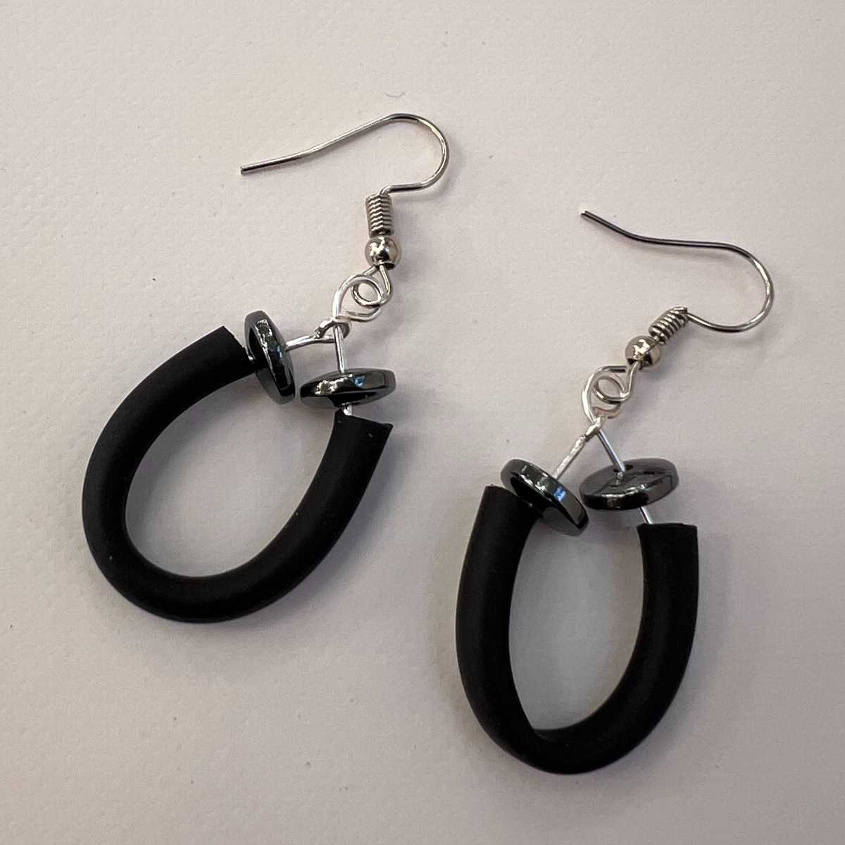 Ensemble Collier bois gravé marron et agate et boucles d'oreilles - Kora