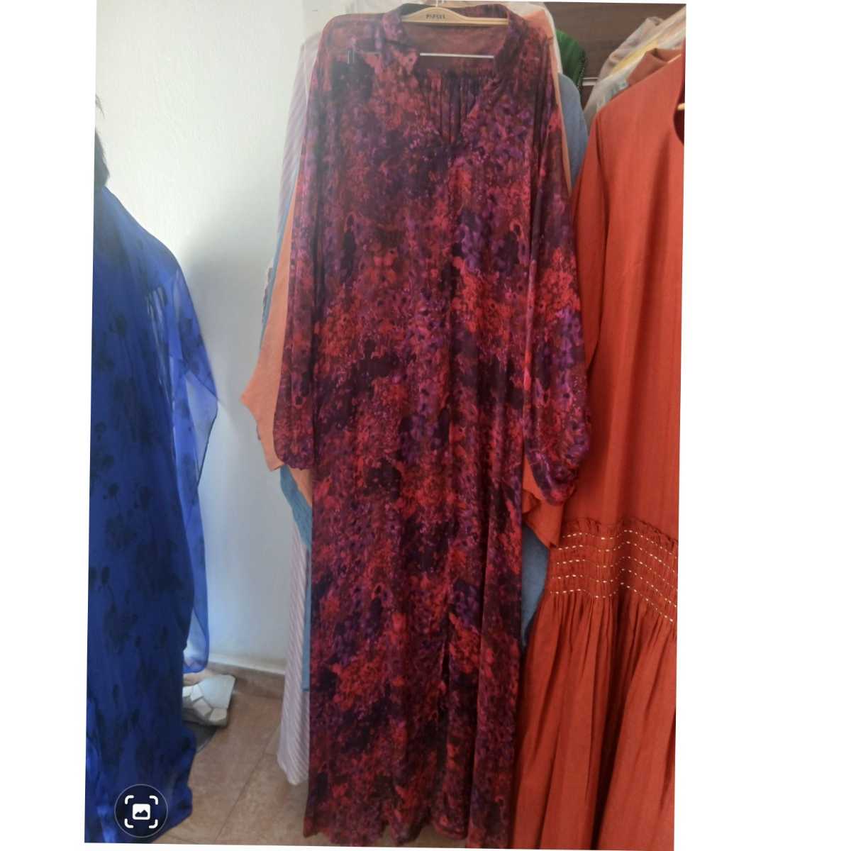 Robe longue femme colorée en soie rouge orange mauve, chic et élégante
