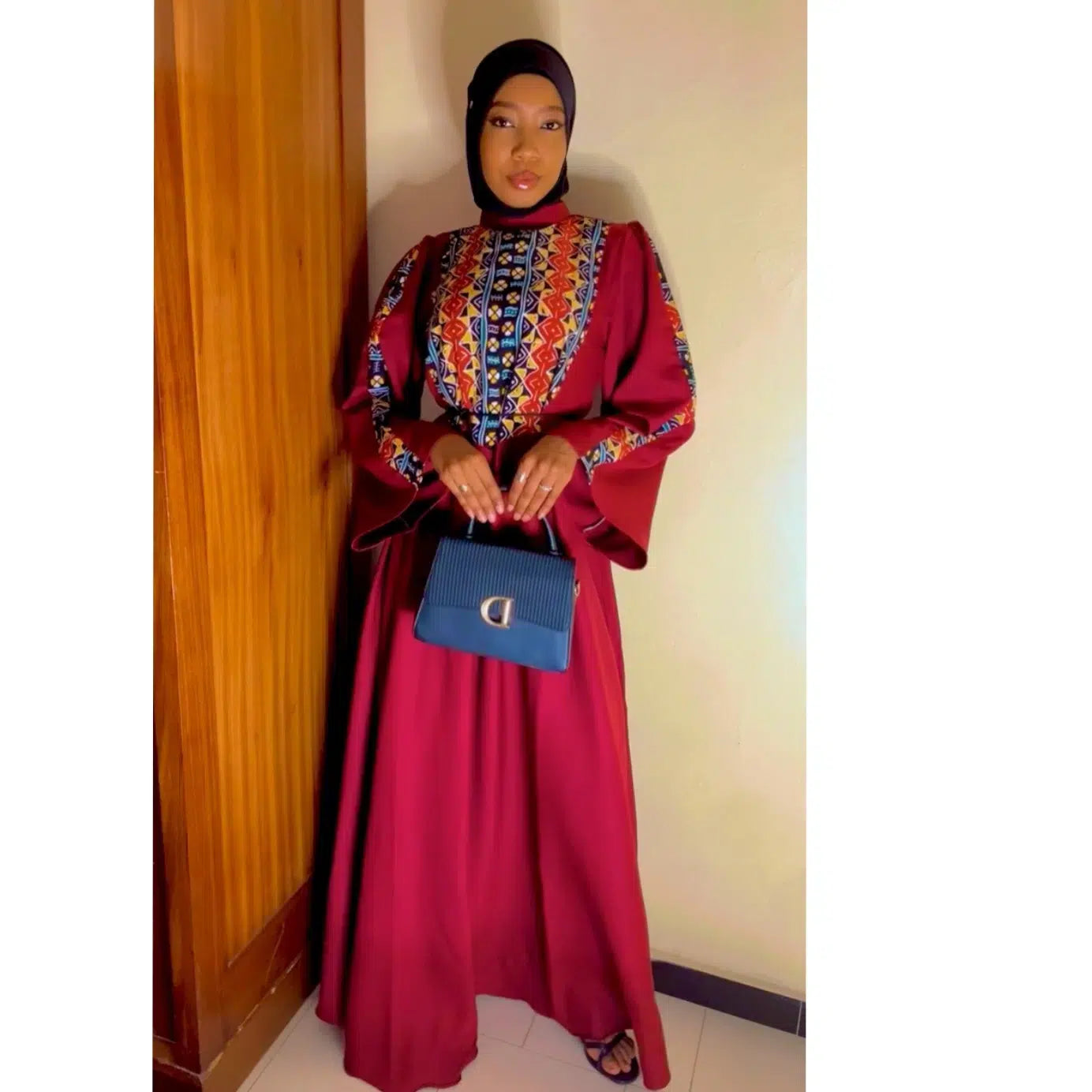 Ensemble femme tendance en couleurs vibrantes pour un style unique