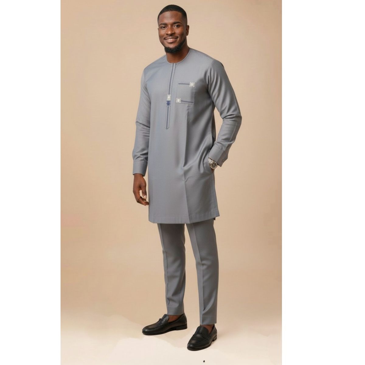 Ensemble homme élégant gris tunique et pantalon chic pour cérémonie