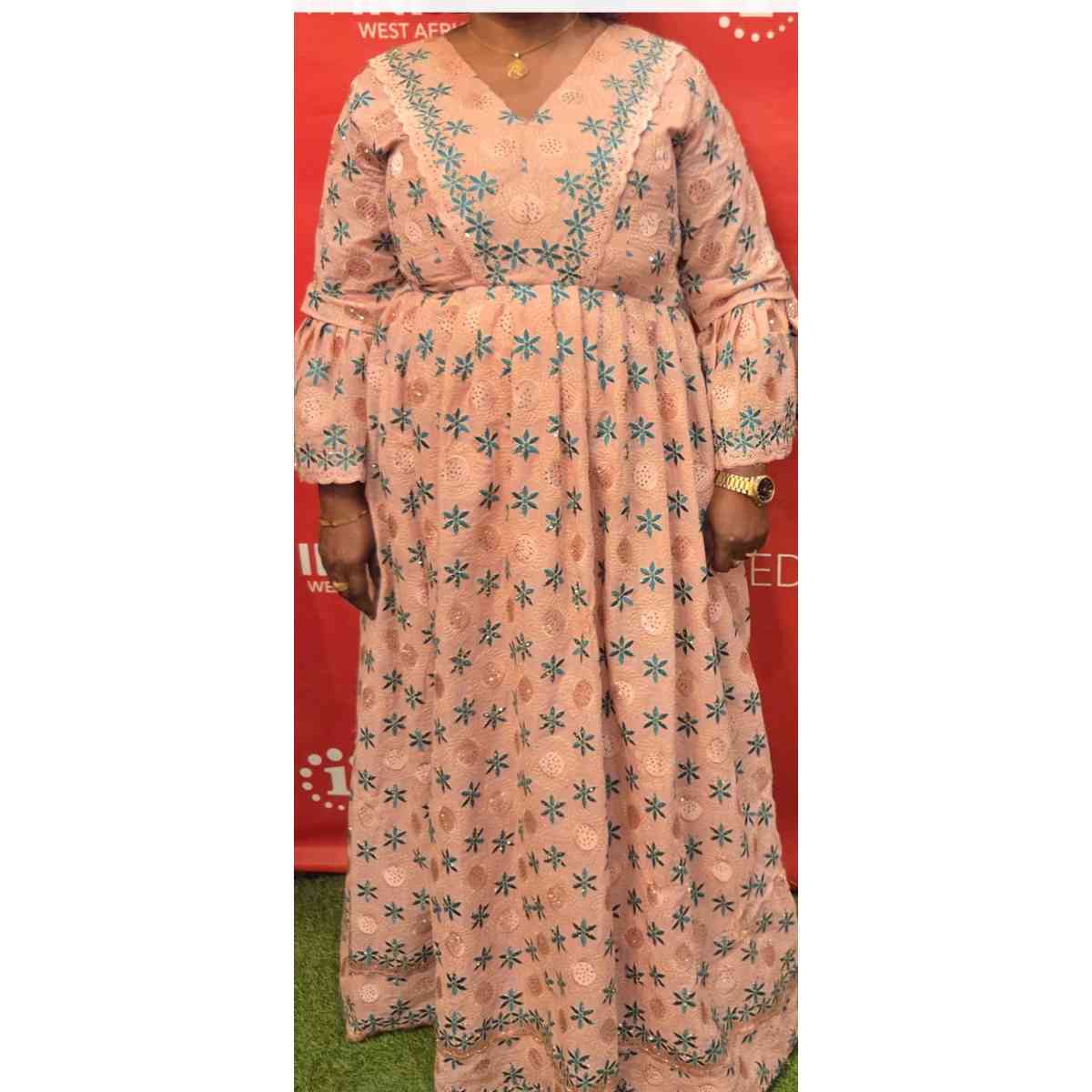 Robe femme brodée longue élégante, dentelle bohème chic, multicolore