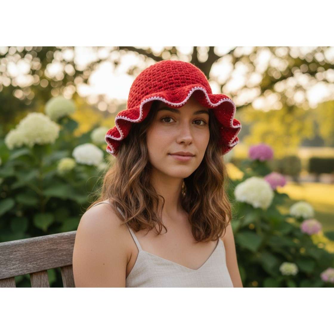 Chapeau crocheté femme en laine rouge et rose, accessoire bohème chic artisanal