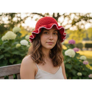 Chapeau crocheté femme en laine rouge et rose, accessoire bohème chic artisanal