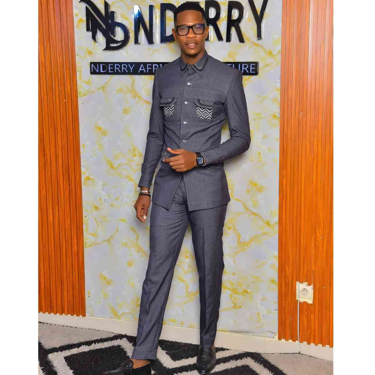Costume africain moderne homme gris anthracite ajusté, chic et élégant
