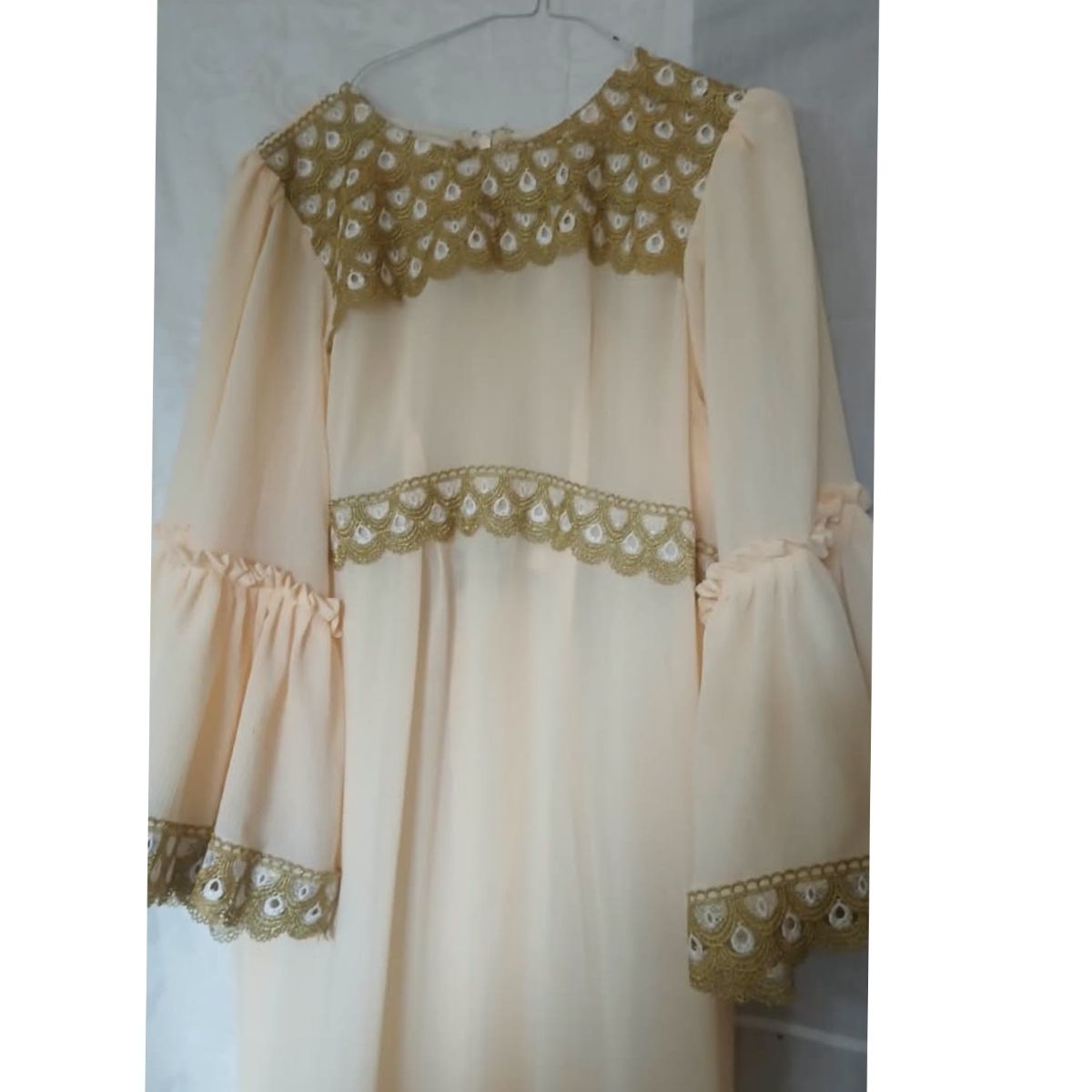 Robe femme en chiffon avec garnitures