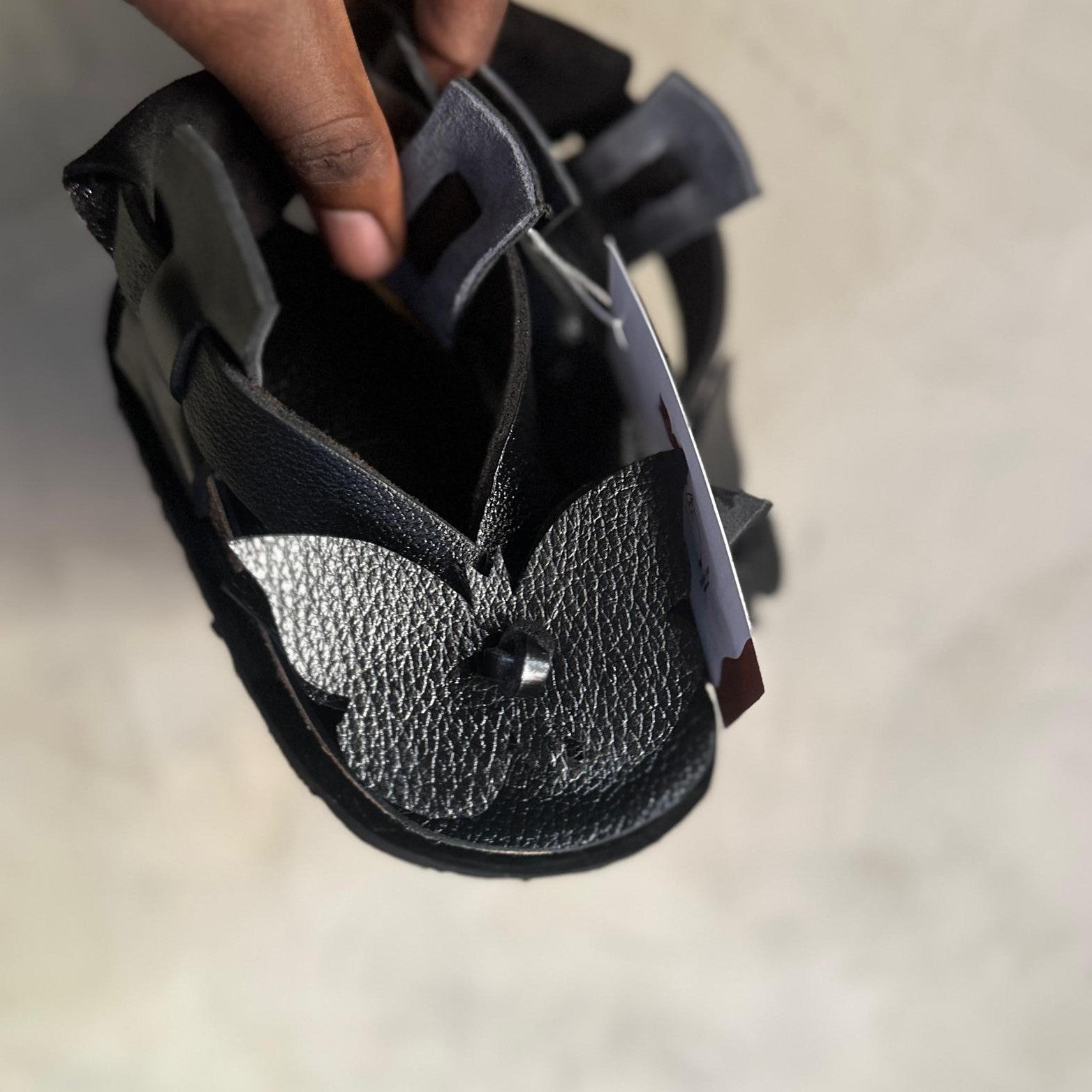 Sandales enfant cuir confort et robustesse artisanale