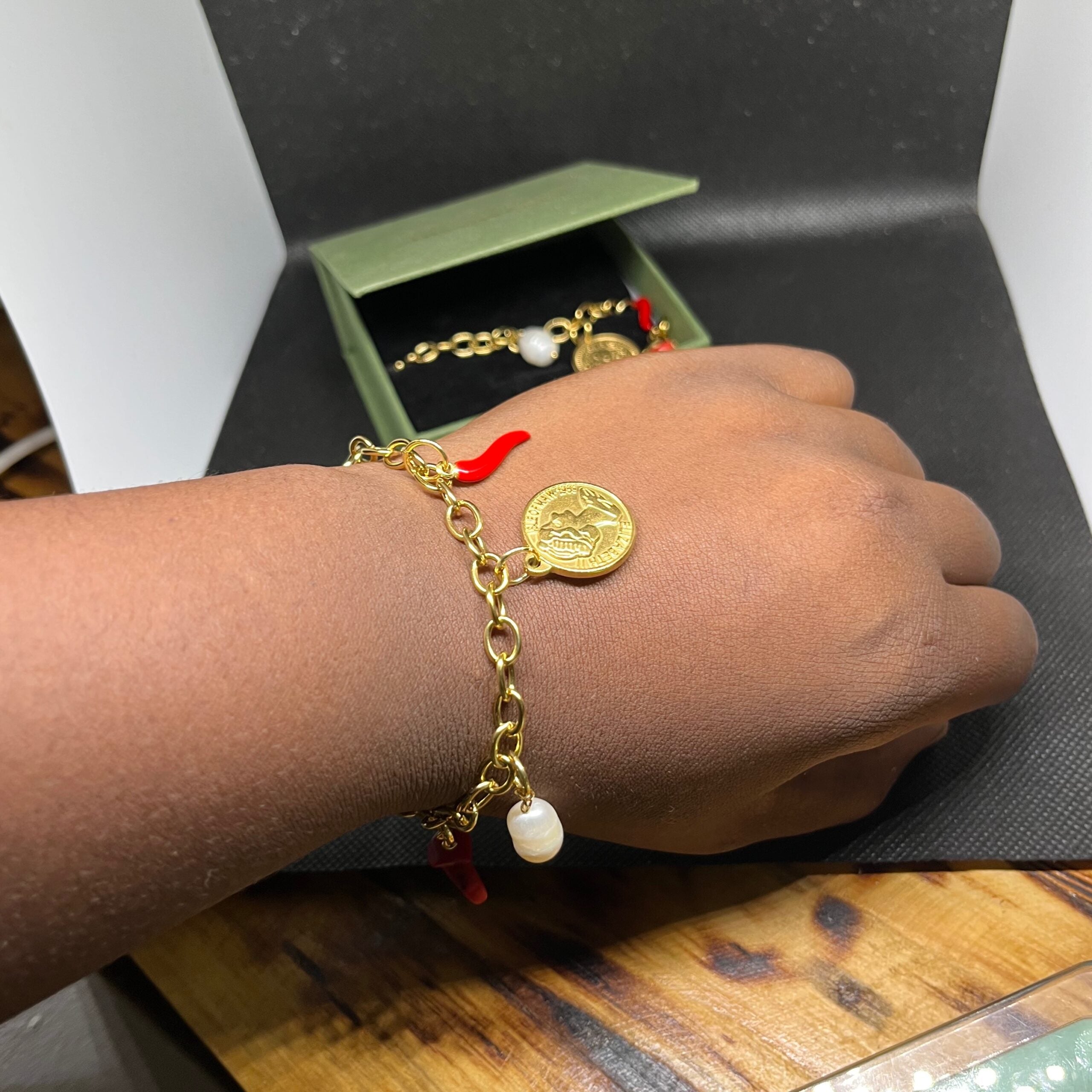 Bracelet Charme Or Acier Inoxydable - Élégance Durable &amp; Moderne