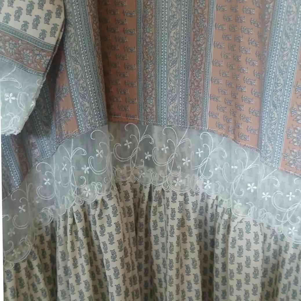 Robe longue bohème chic femme en soie et dentelle, manches longues élégante