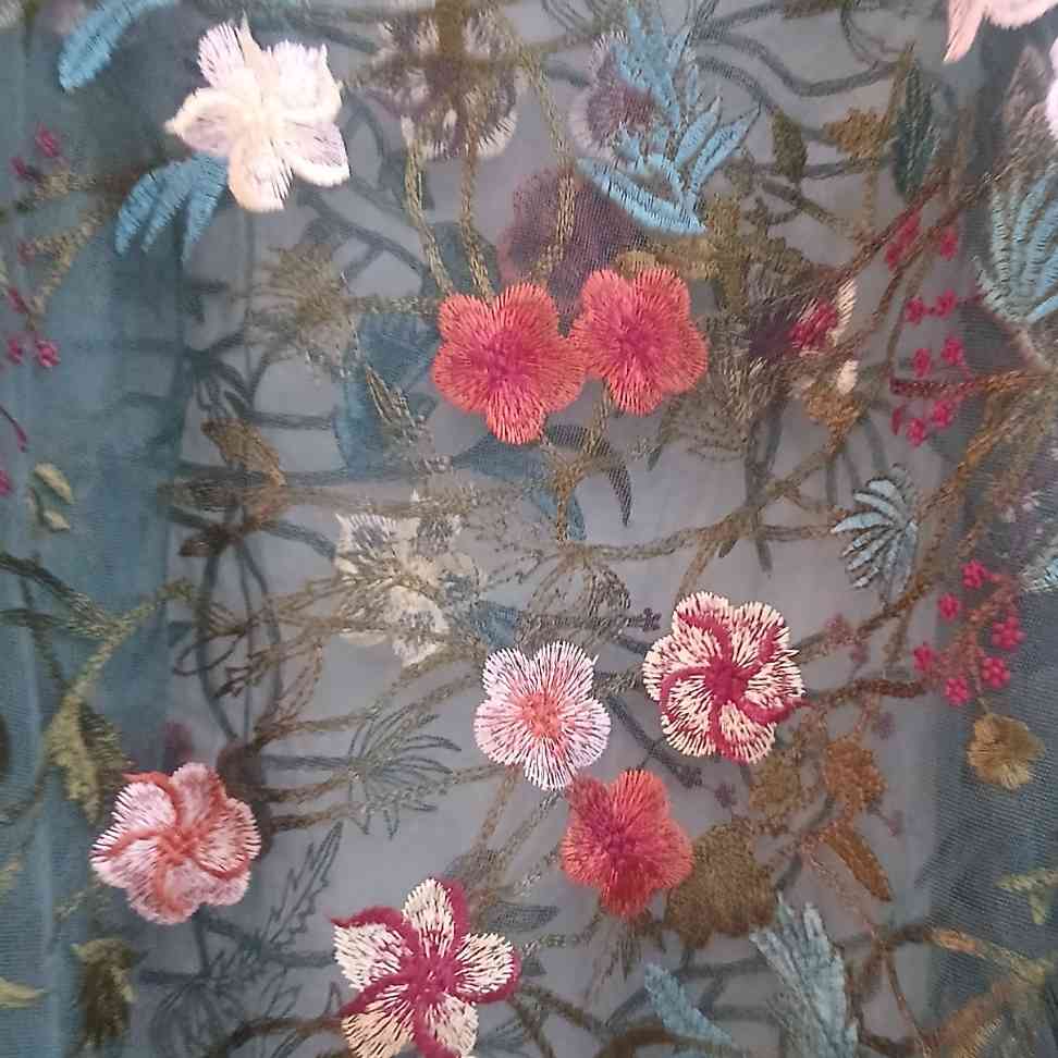 Robe en soie femme avec haut dentelle, ensemble chic cérémonie élégante