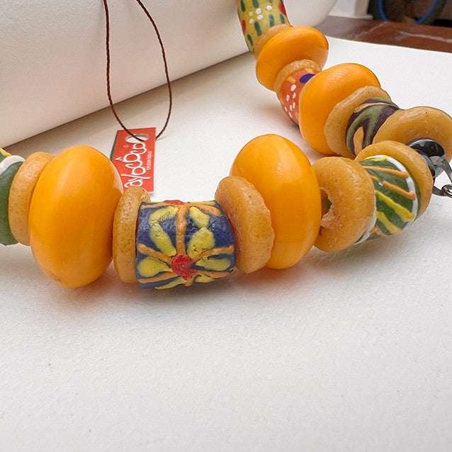 Collier et boucles d'oreilles en perles de verre et agate