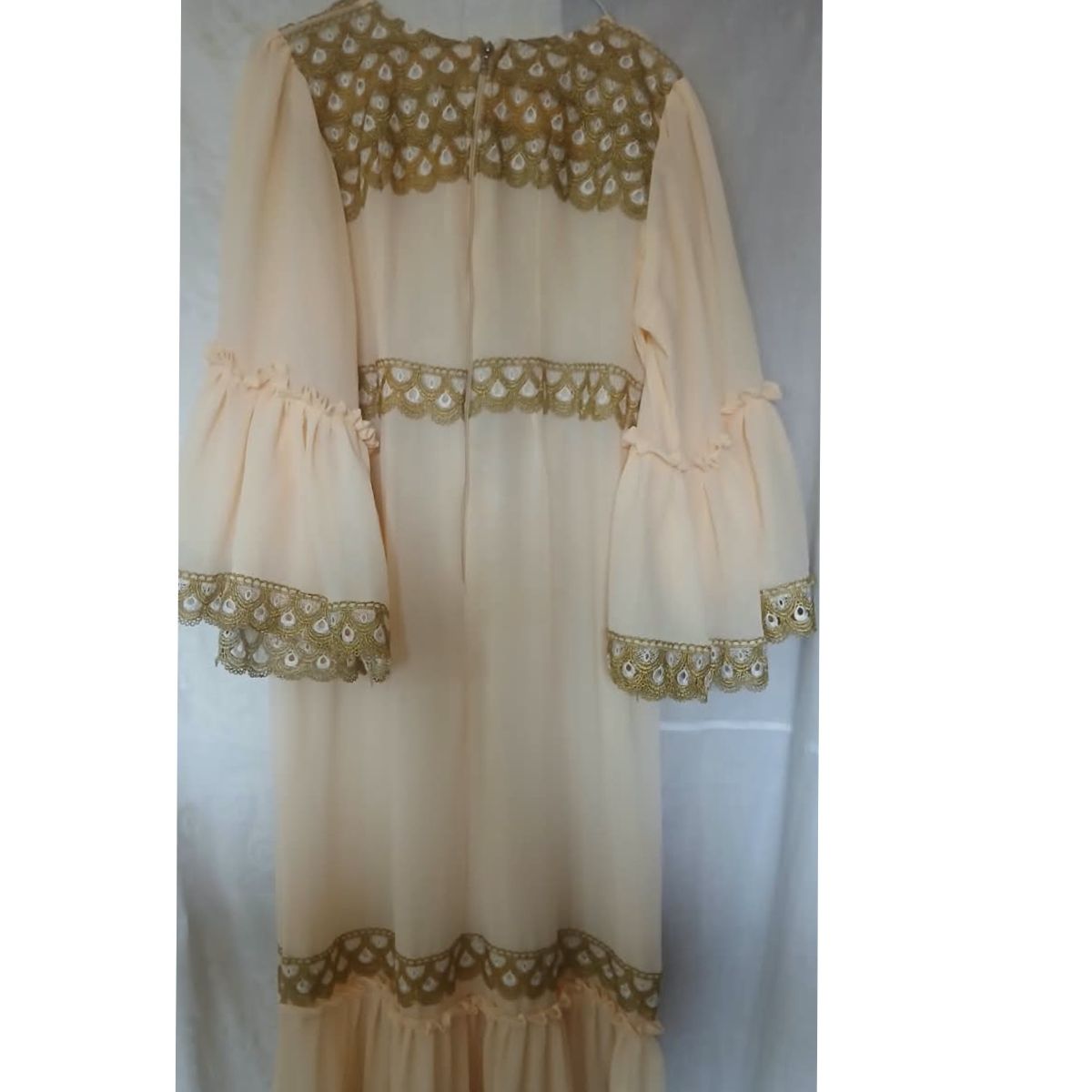 Robe femme en chiffon avec garnitures