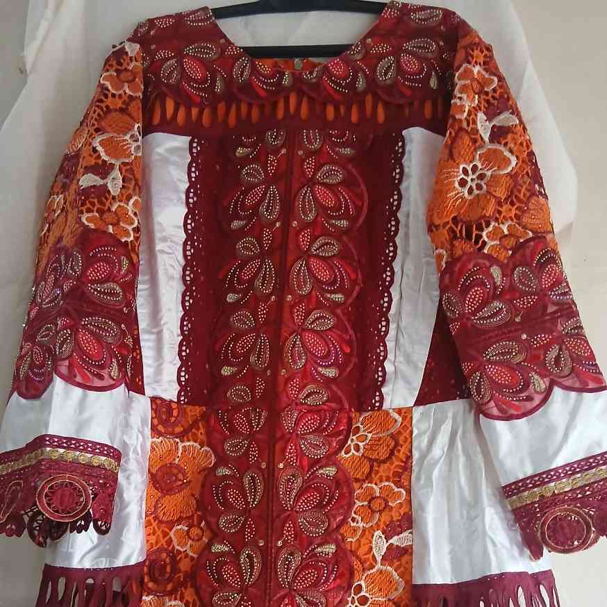 Ensemble femme en geztner et guipure pour un look élégant