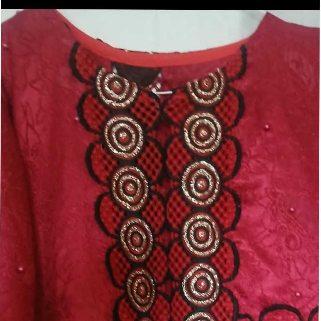 Robe femme soie dentelle élégante cérémonie, broderie florale chic
