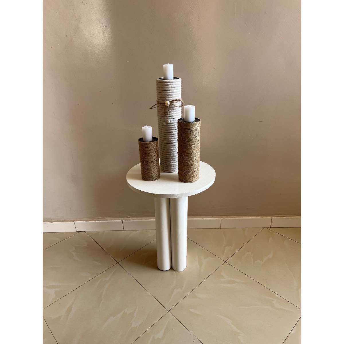Mini table bois et corde avec tableau mural artisanal – Déco bohème chic