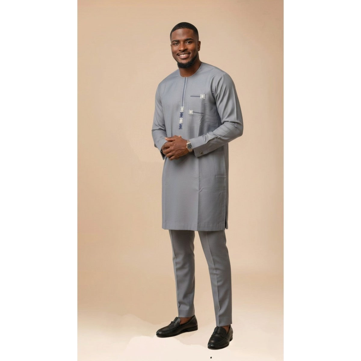 Ensemble homme élégant gris tunique et pantalon chic pour cérémonie