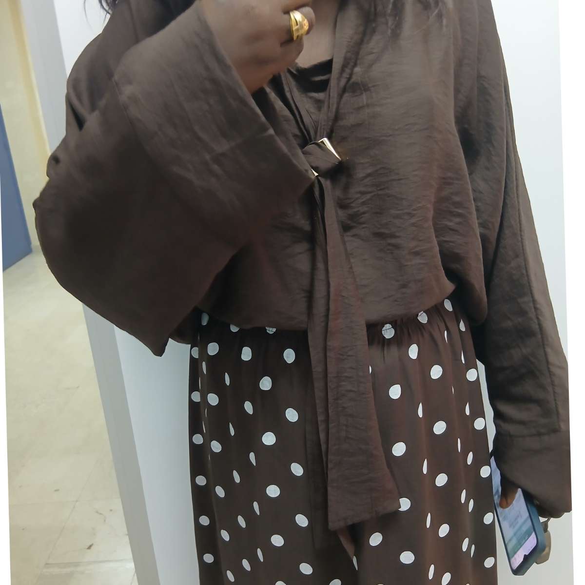 Ensemble femme chemisier et jupe chic à pois, élégant, fluide, multicolore