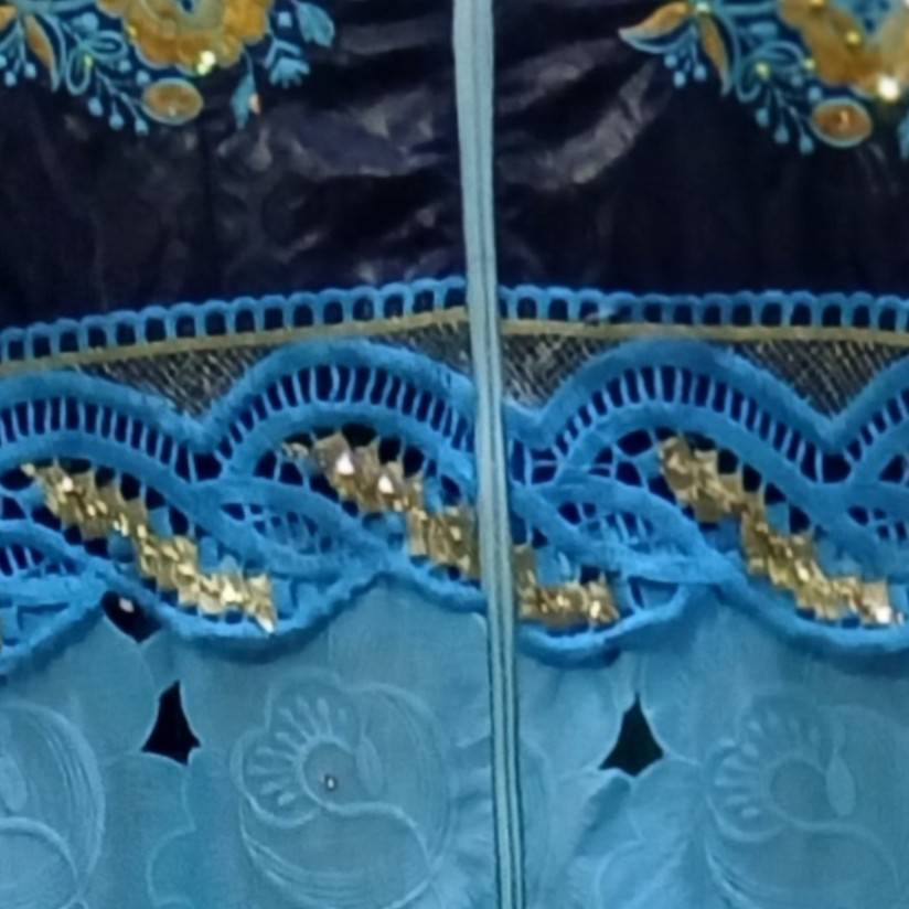 Robe geztner bleu marine brode garnitures bleu turquoise