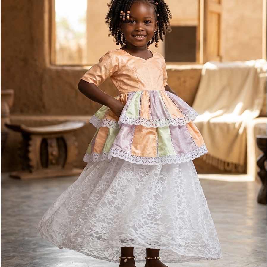 Ensemble jupe dentelle fille et haut Bazin, tenue élégante cérémonie