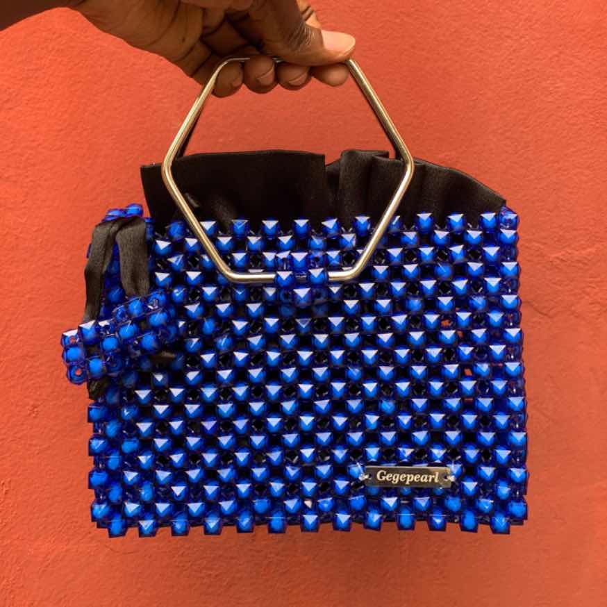 Sac à main en perle bleu
