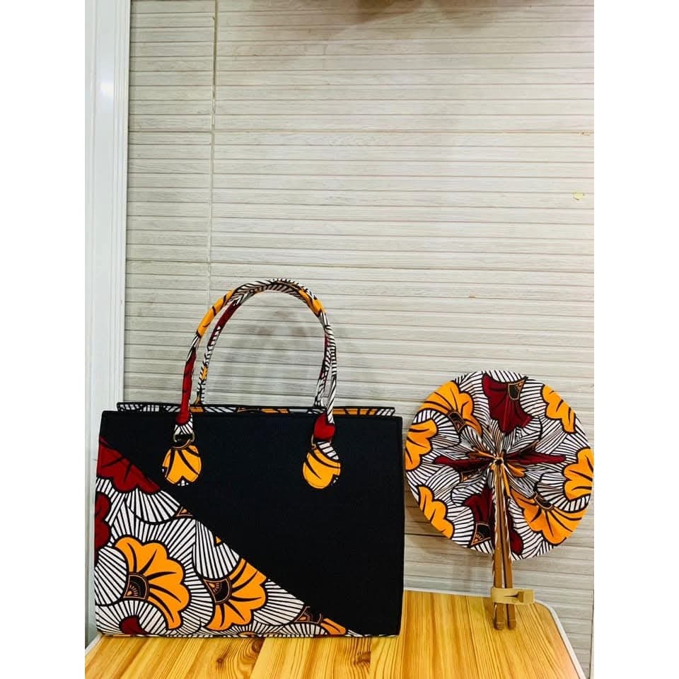 Sac en wax africain bleu et jaune avec éventail assorti motifs floraux