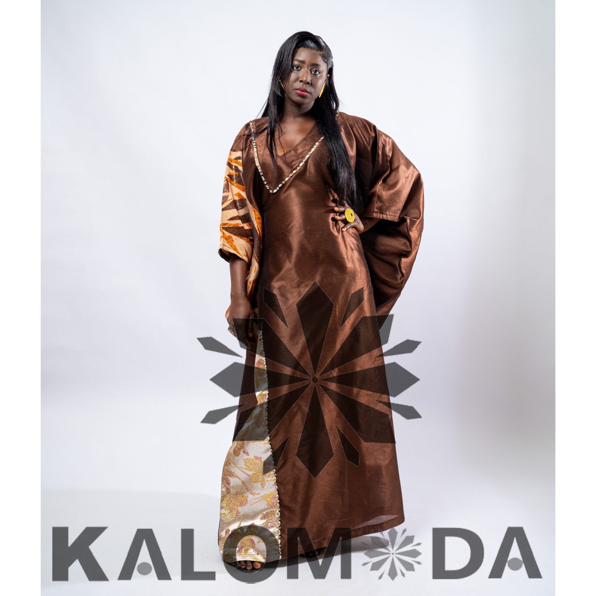 Bubu africain femme marron – Robe longue satinée élégante cérémonie