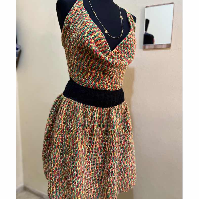 Ensemble jupe et haut crocheté multicolore – tenue bohème chic femme