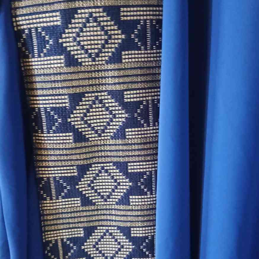 Robe en soie bleue femme Guerlain élégante, longue et chic cérémonie