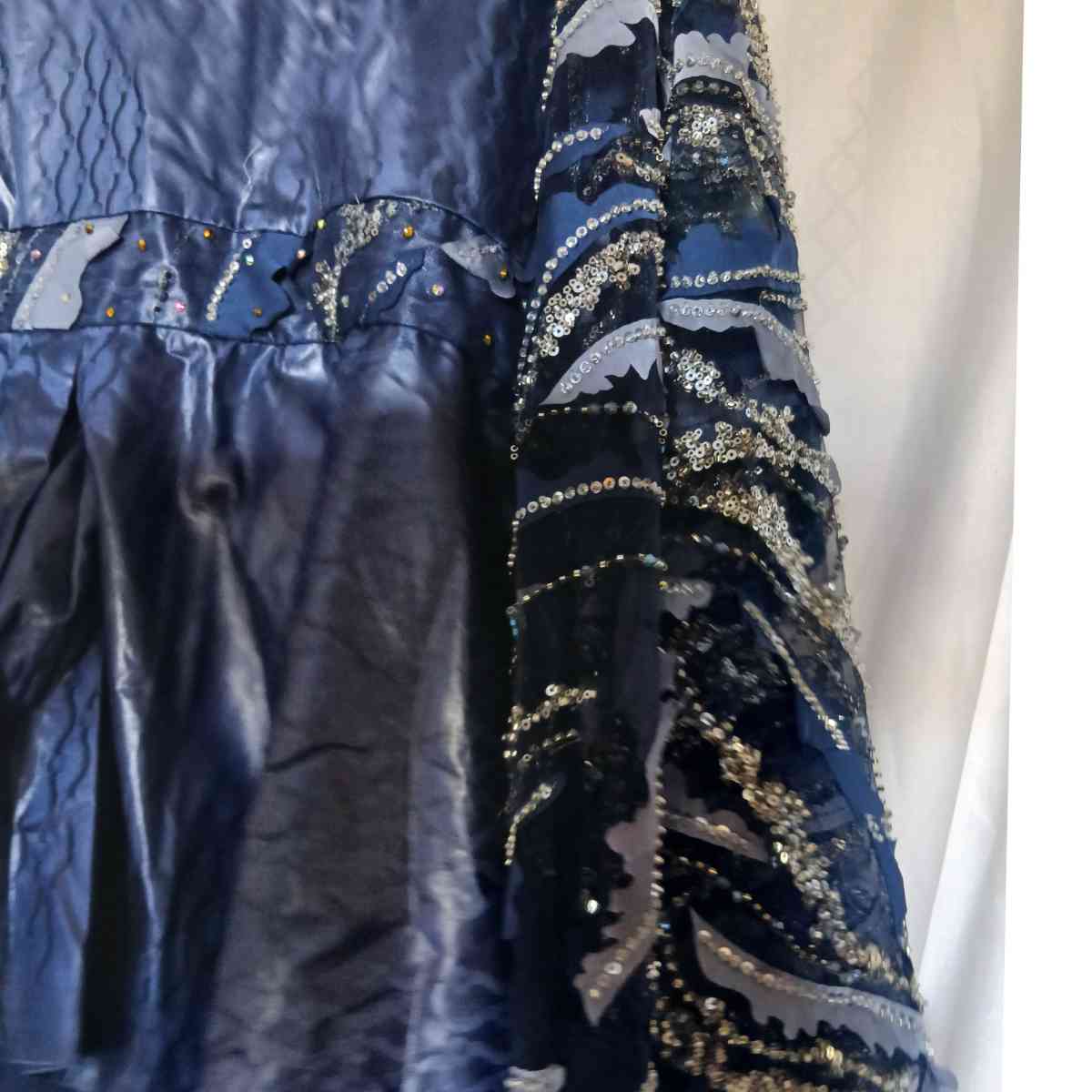 Ensemble jupe et haut femme bleu marine en bazin dentelle élégant cérémonie