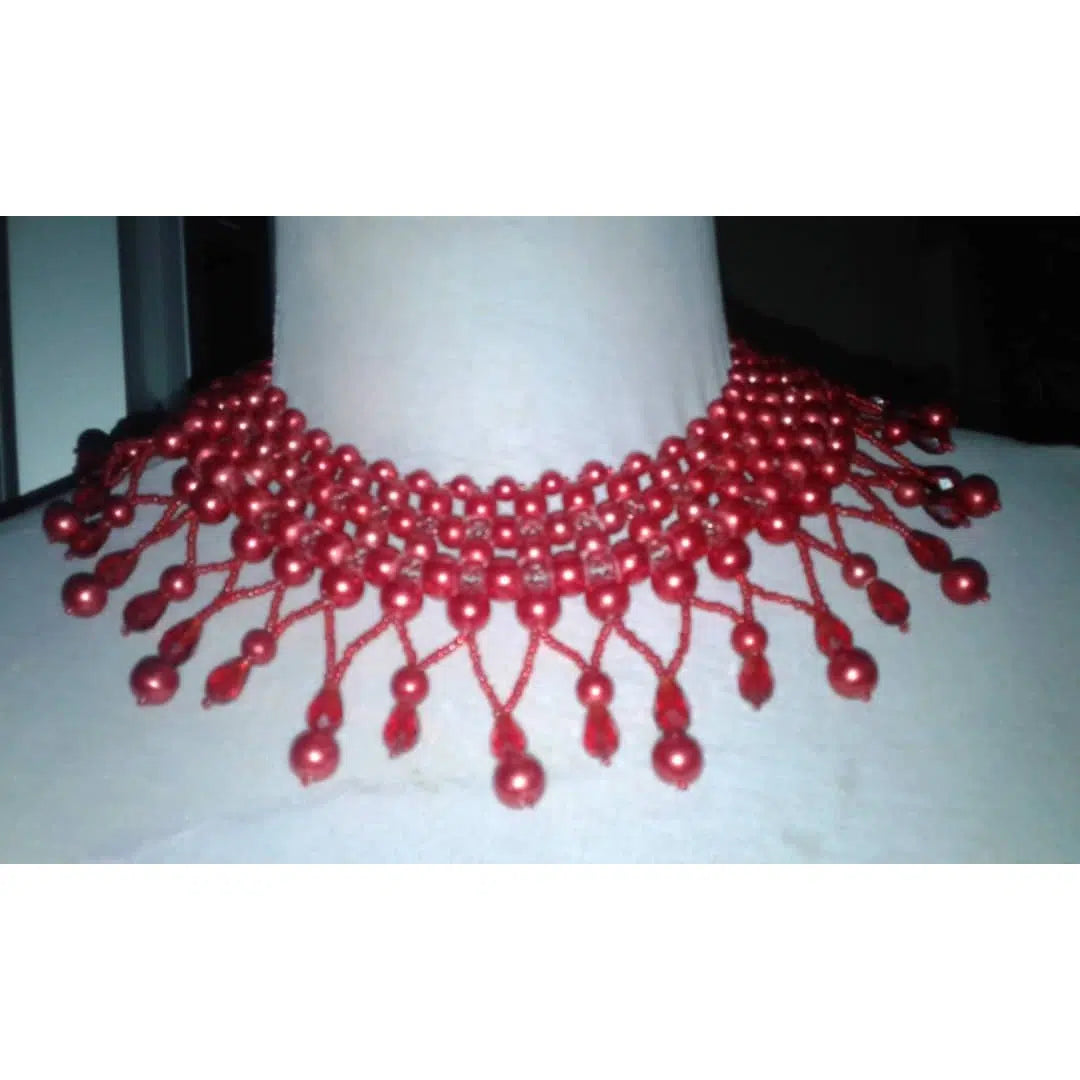 Collier Ras de Cou Perles Rouge Artisanal - Élégance et Charme Unique