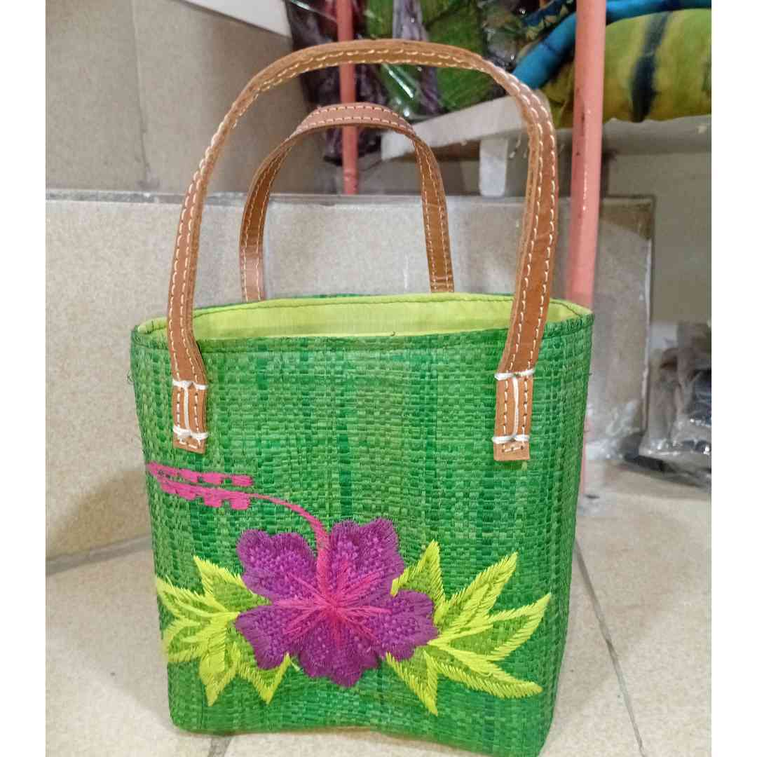 Mini sac panier fillette raphia tressé en vert