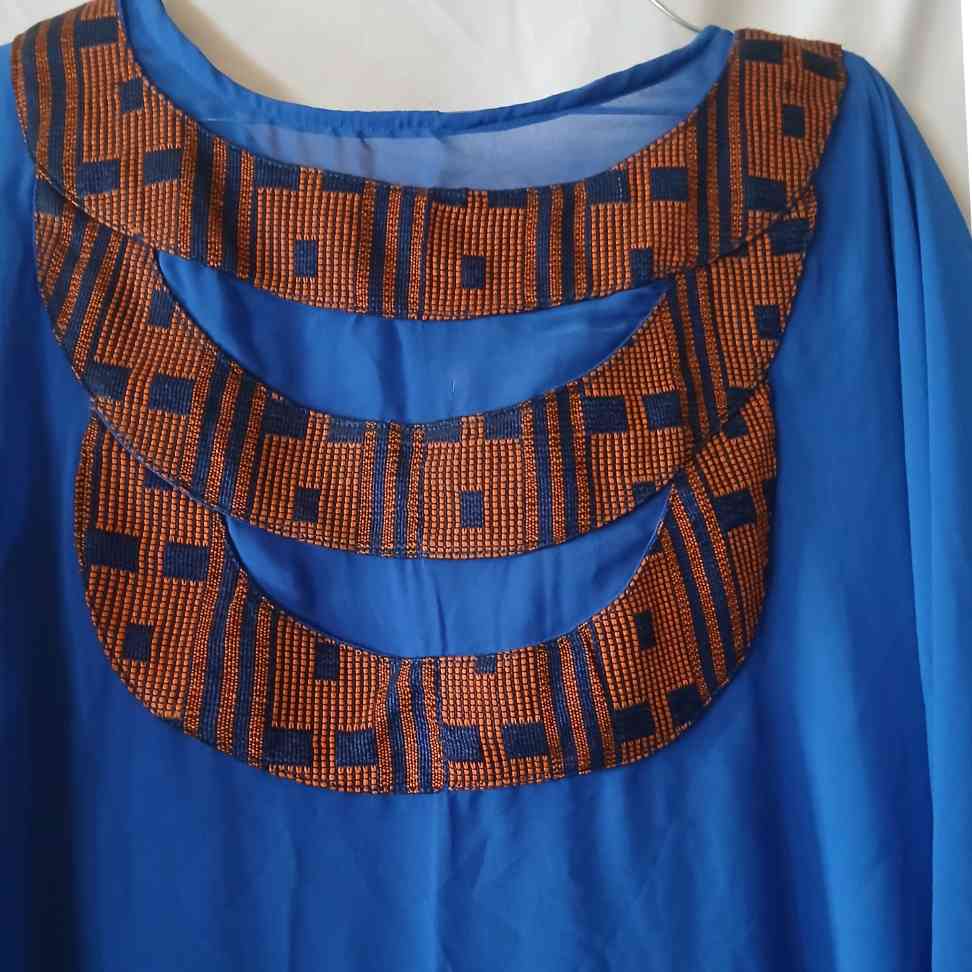 Robe bleu femme élégante avec pagne tissé