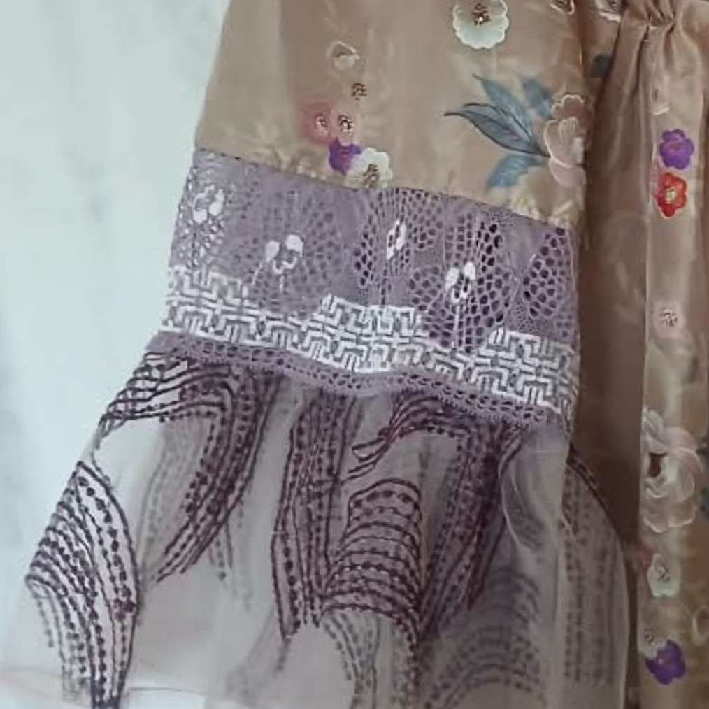 Robe longue bohème chic femme soie et dentelle élégante manches évasées