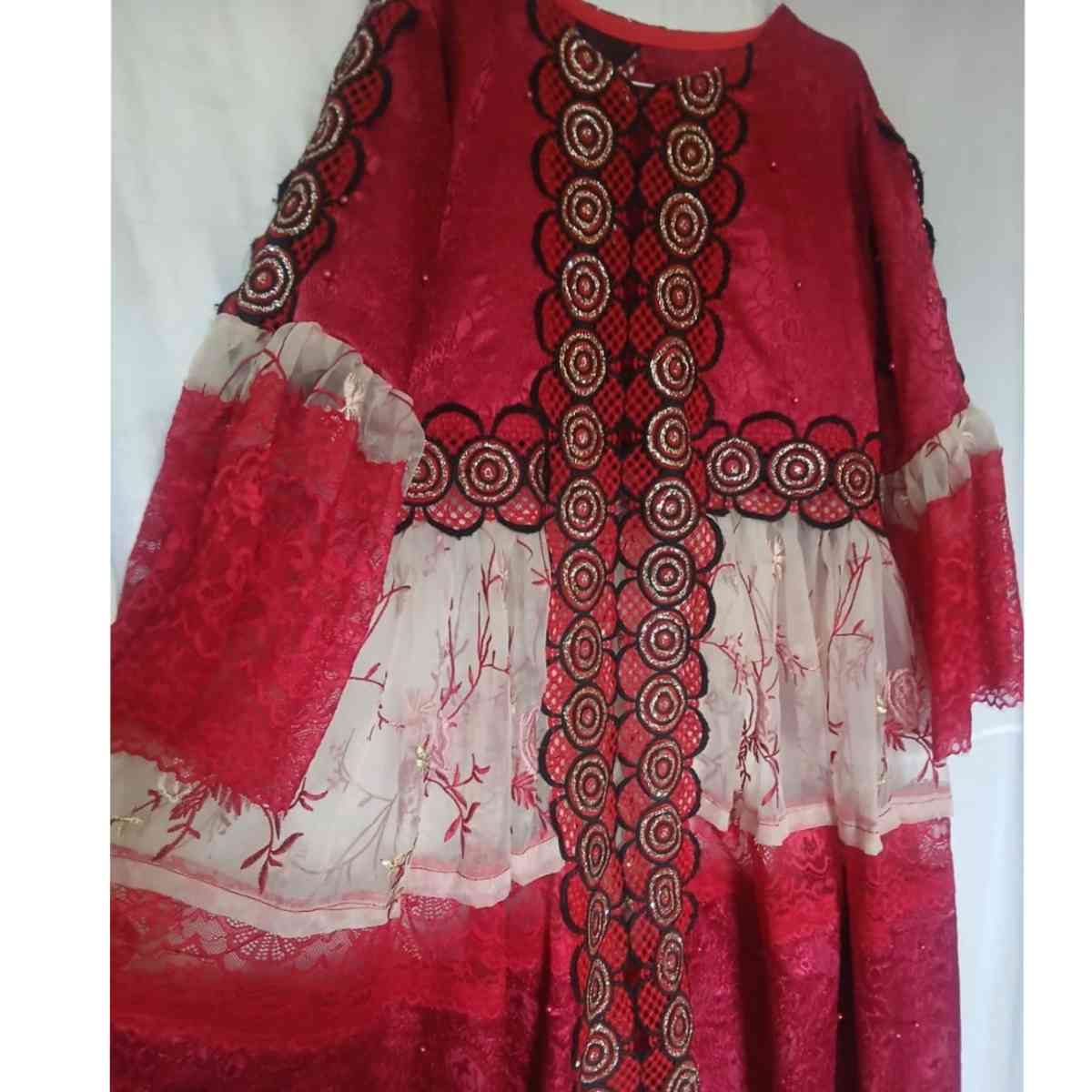 Robe Longue Rouge en Dentelle Brodée pour Femme