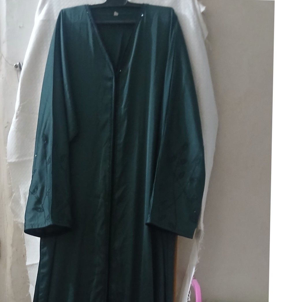 Abaya femme perlee exclusive pour un style unique et élégant