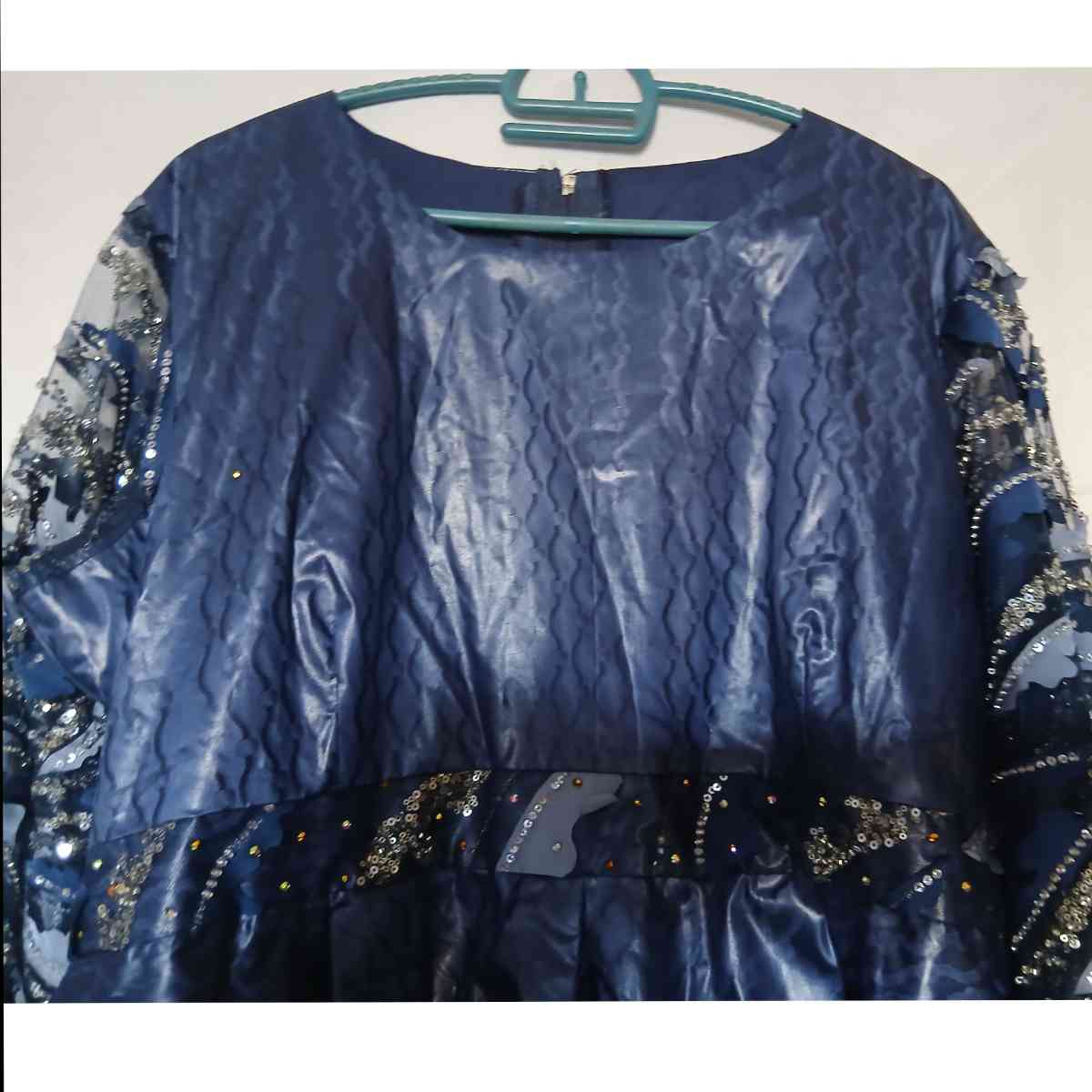 Ensemble jupe et haut femme bleu marine en bazin dentelle élégant cérémonie