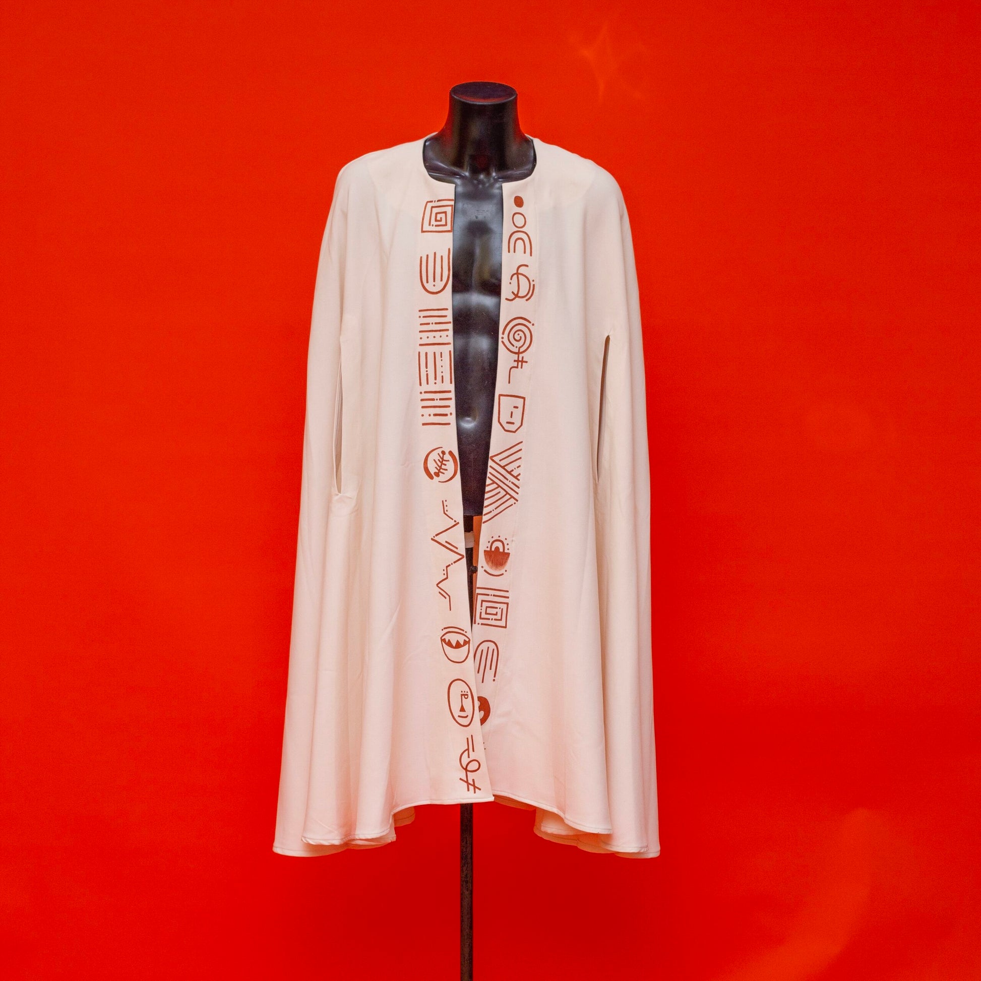 Manteau femme original motif africain peint main – Cape élégante ethnique