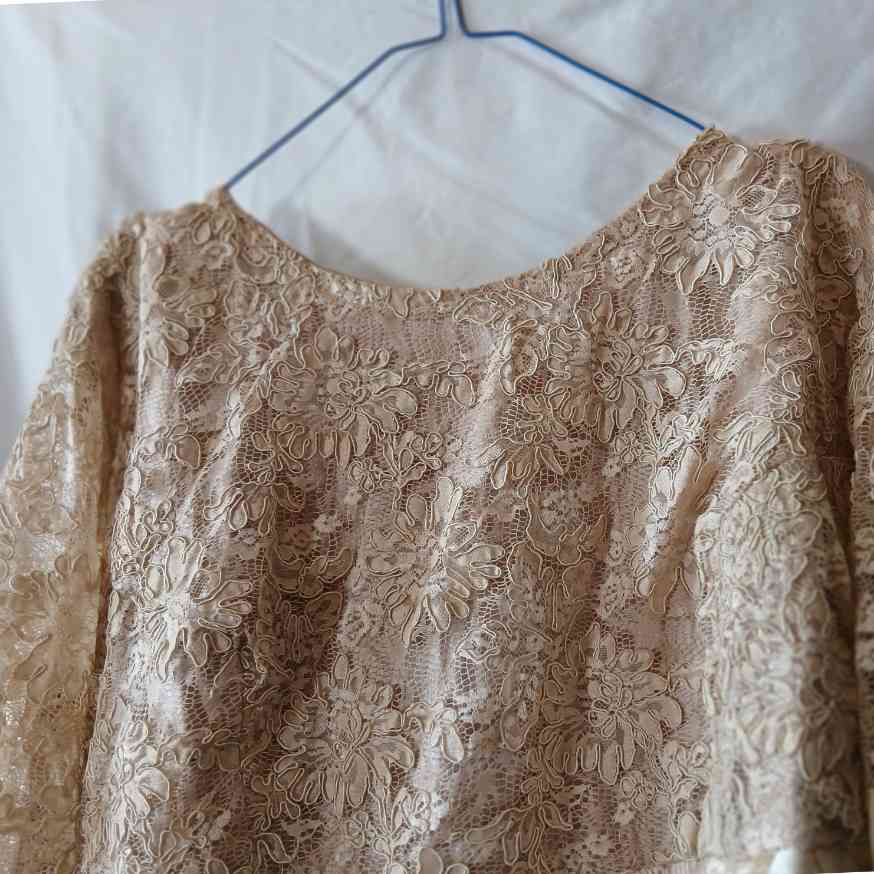 Ensemble jupe et haut dentelle beige chic