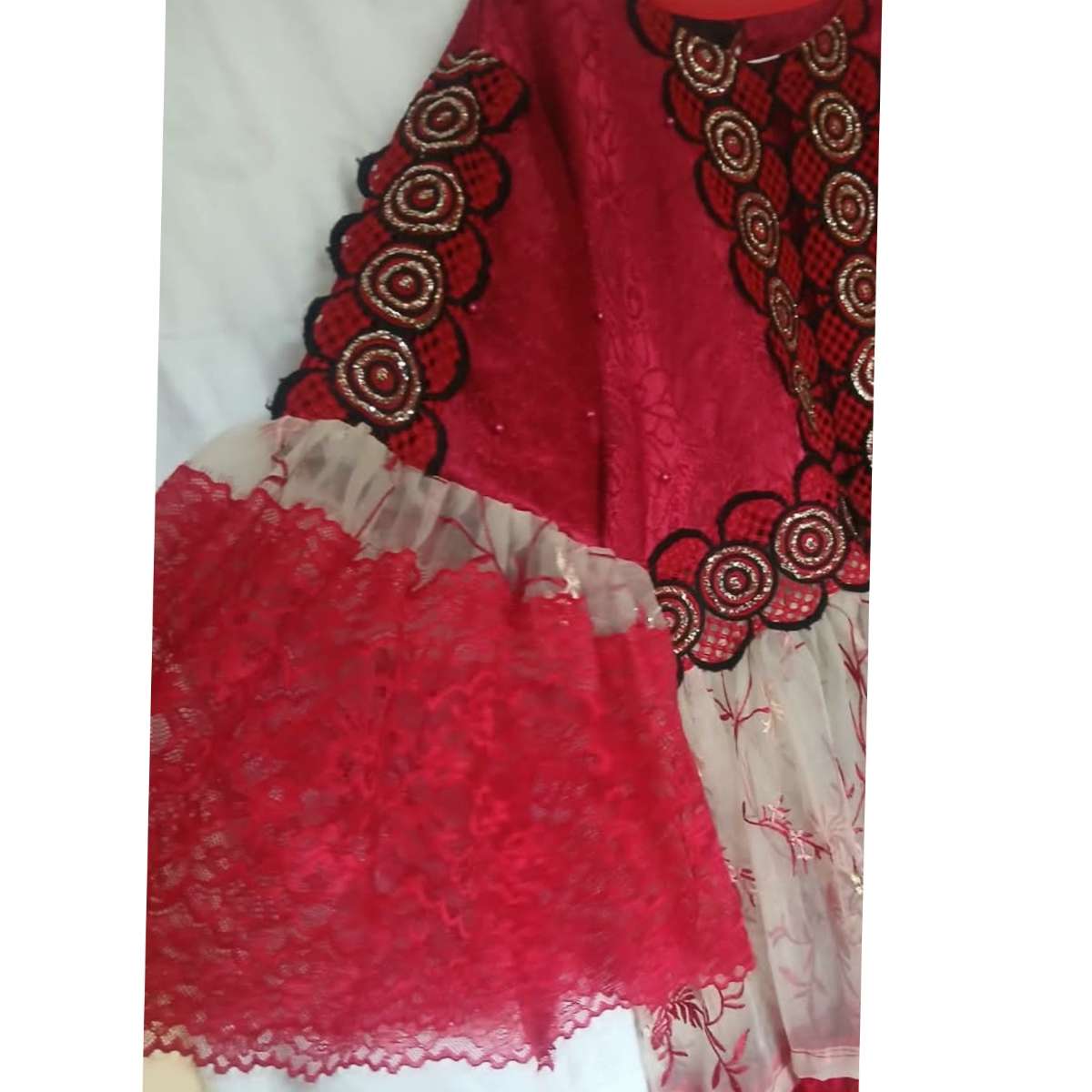 Robe femme soie dentelle élégante cérémonie, broderie florale chic