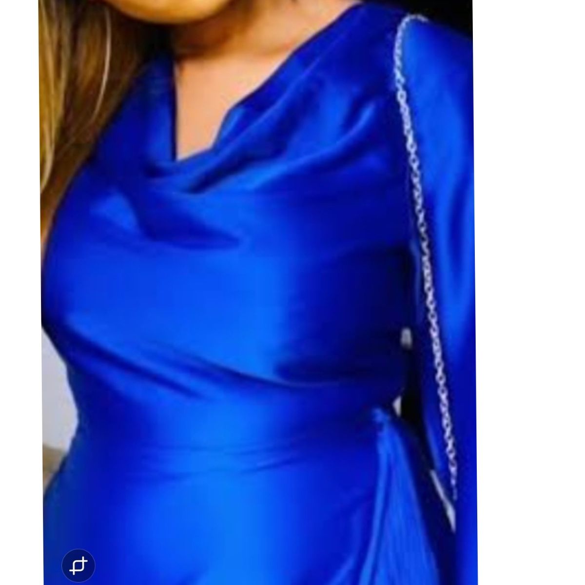 Robe femme soie bleu électrique élégante, manches longues et franges chic