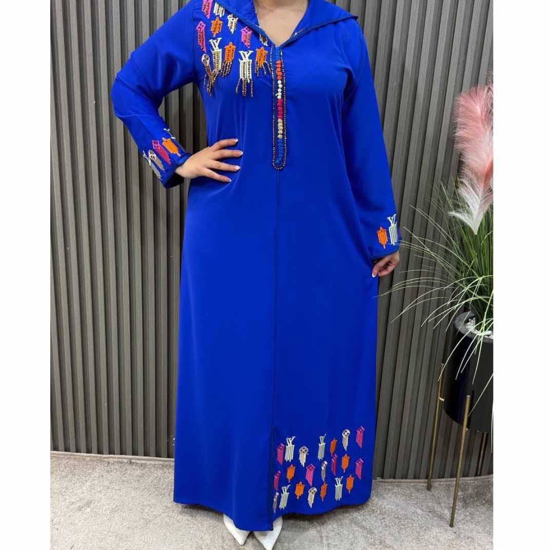 Abaya marocaine femme brodée, robe longue fluide et élégante multicolore