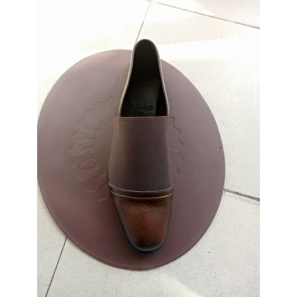 Chaussures en cuir homme élégantes et confortables – Noires, marron, bleu, rouge